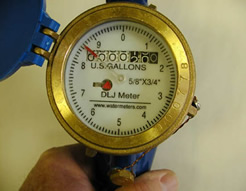 Large Easy to Read Dial With 10 Gallon Sweep Hand Graduated In 1/10 Gallon
